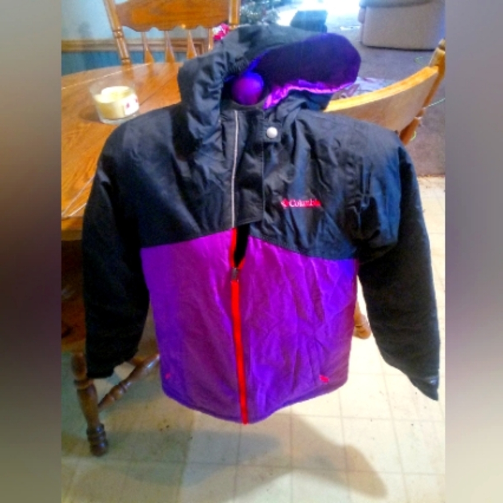 Colombia Ski jacket size L black and maroon color